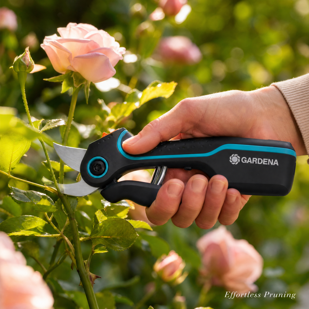 GARDENA AssistCut Battery Secateurs | 5x Cutting Power | 25mm | German Blades | South Africa