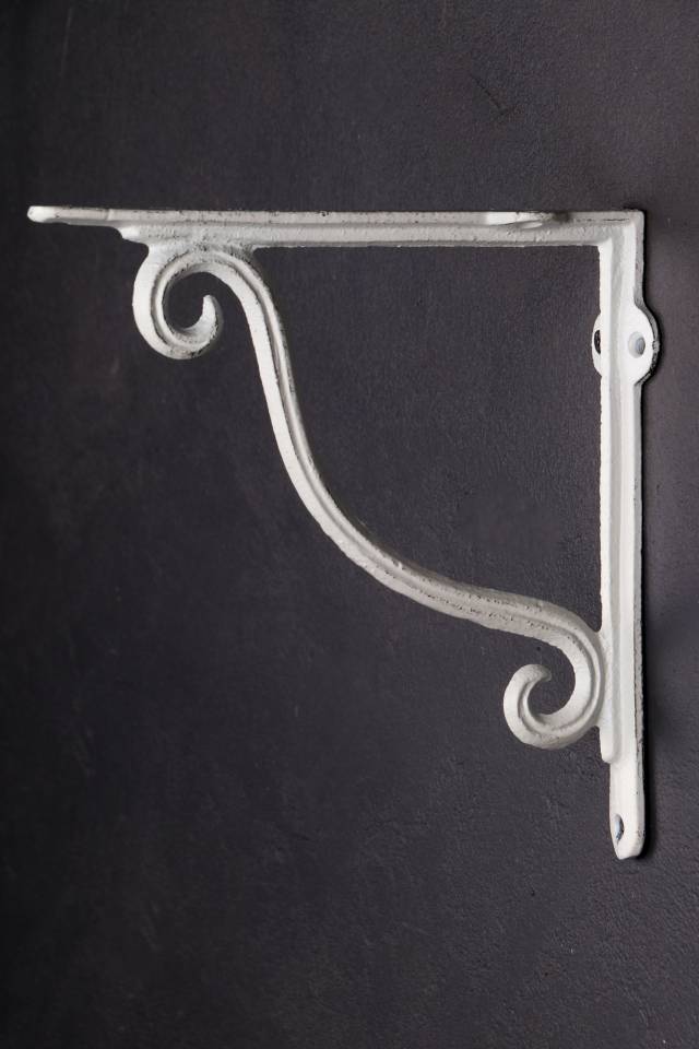 Bracket: Plain Curl: Antique White