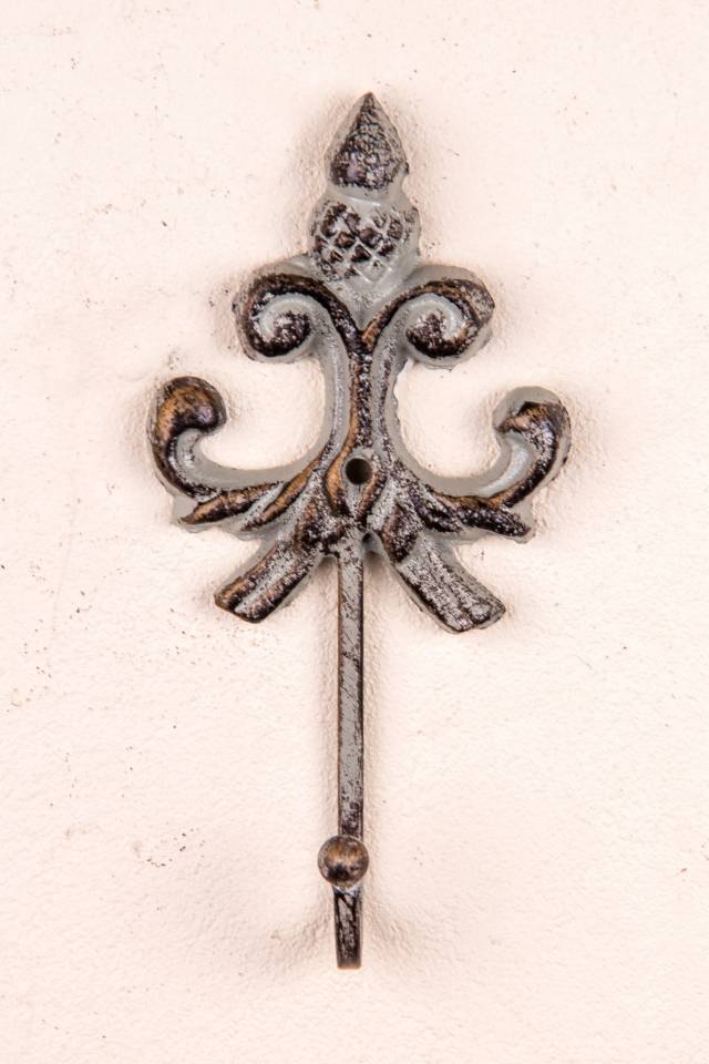 Fleur de lis hook: antique grey